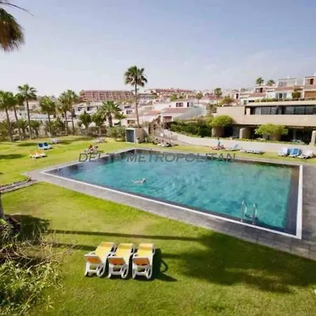 Luxury Villa With Sea View, Private Jacuzzi & Heated Pool